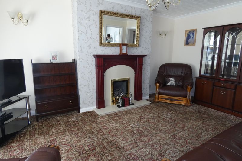 Lounge- click for photo gallery